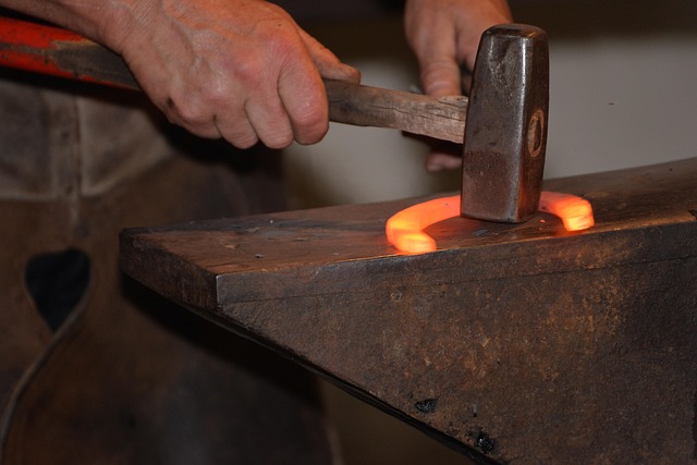 artisan crafts horseshoe work anvil blacksmith equipment metal steel farrier job hammer iron workshop hot tool old beat cl