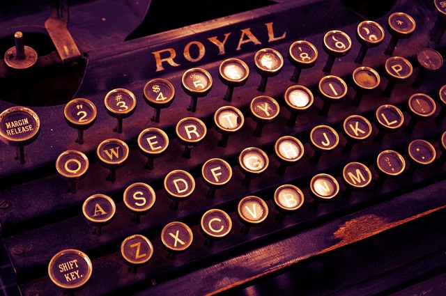typewriter vintage write letters letterpress old retro nostalgia antique text obsolete journalist journalism word classic mes