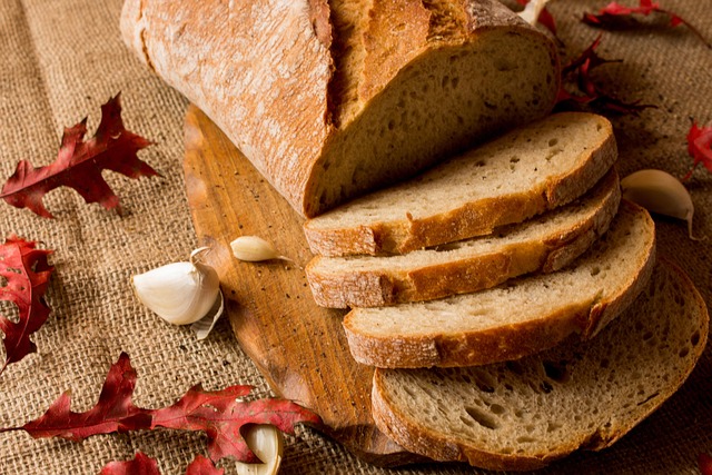food loaf breakfast wheat baked cut bakery healthy fresh meal cereals face baguette nutrition snack diet bread garlic a sa