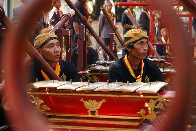 gamelan tradition culture traditional java indonesia surakarta ethnicity kingdom music gamelan indonesia indonesia indonesia i