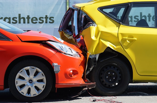 crash test collision rear end collision 60 km h diversion liability insurance mobile smartphone car insurance claim insurance in