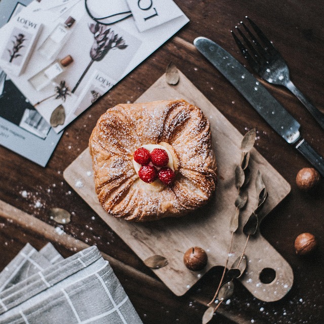 cake breakfast dessert sweet ball cooking kitchen chopping board fork knife utensils cutting board tumblr wallpaper cake cake