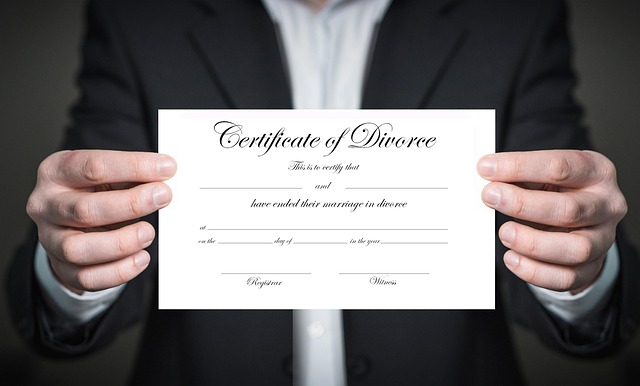 certificate paper document divorce separation dissolution breakup signature sign contract divorce divorce divorce divorce divo