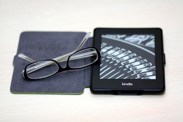 A Constructed Comic Reader — Amazon Kindle Colorsoft Review