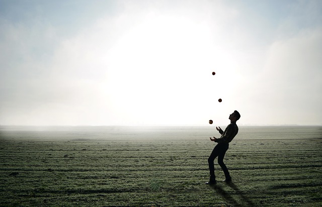 juggler trick magician juggle balance coordination man person landscape outdoor silhouette juggling juggler juggler magician