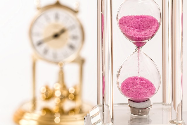 hourglass clock time deadline hour rush hurry minute late seconds measure age time passing getting older accurate sands of ti