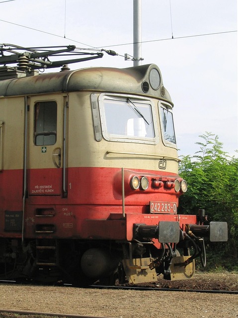 railroad locomotive electric locomotive train putim