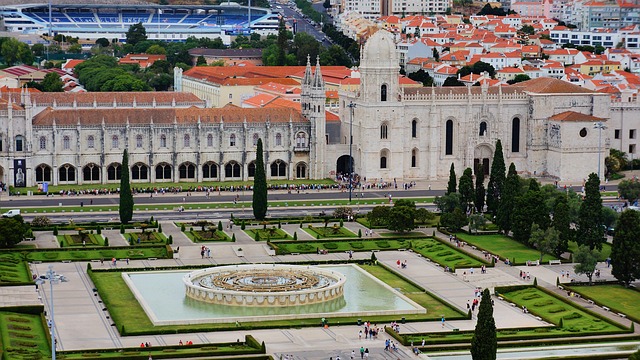 Key Factors to Consider — flights from orlando to los angeles