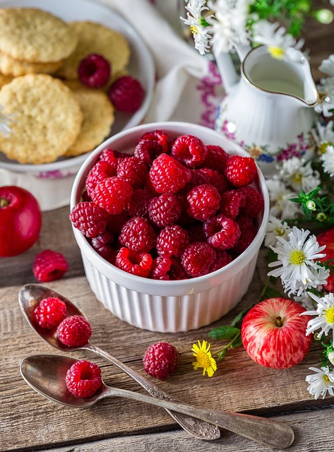 raspberry berry summer garden closeup harvest nature ripe plate food red appetizing breakfast wallpaper for girls iphone wallp
