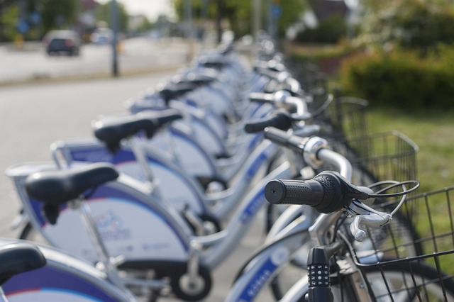 What the 12-to-3 Claim Hides — Forecast Cycle Benchmarks