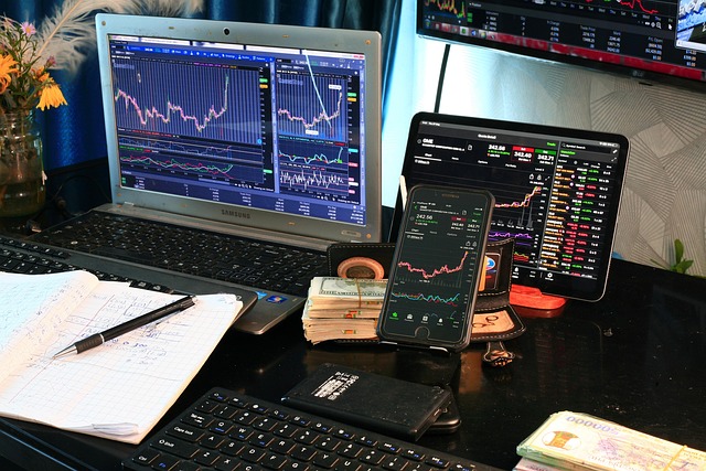 Sequential vs Consensus vs Approve-or-Hold — Hedge Fund Approval Process