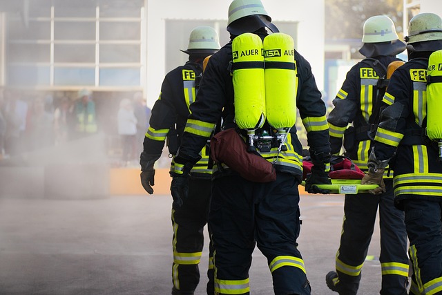 fire fighting helm firefighters rescue risk delete exercise respiratory protection firefighting job fire fighting firefighters fir