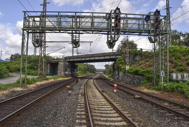 tracks traffic train rails transport railroad rail rail transport railroad tracks track bed railroad track route railway line g