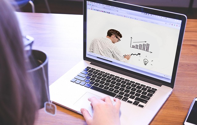 The evidence on AI vs. human design — Online Course Quality