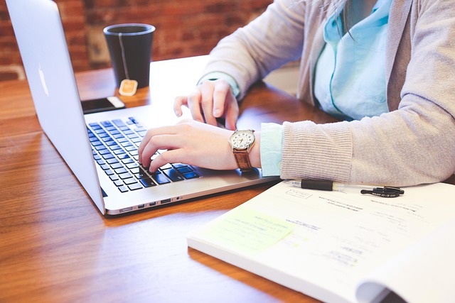 What the Data Doesn't Tell You — Research Agents vs. Search Tools