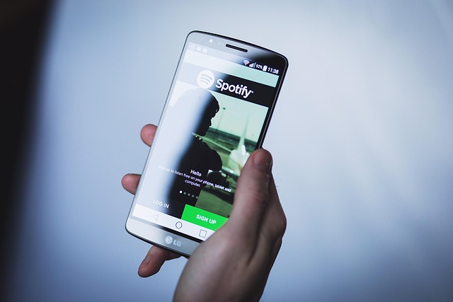 android mobile smartphone cell phone technology business spotify music blue business blue technology blue music blue phone blue