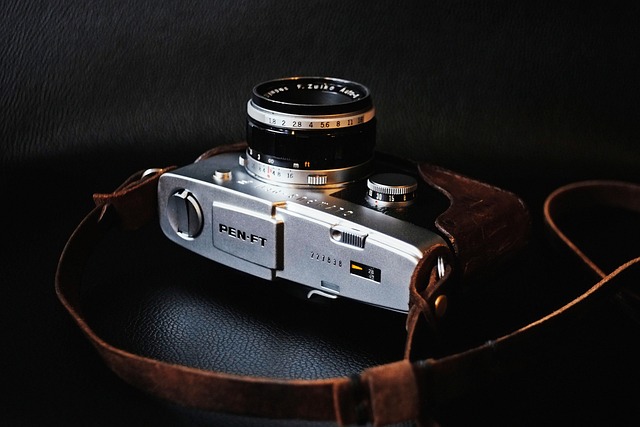 camera lens shutter equipment focus aperture analog photography vintage retro technology antique film classic camera camera