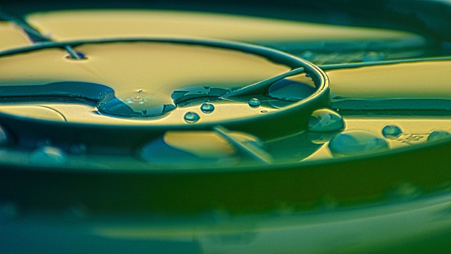 desktop nature color leisure water h2o closeup wet clean rain reflection liquid liquidity green drop surface splash pattern