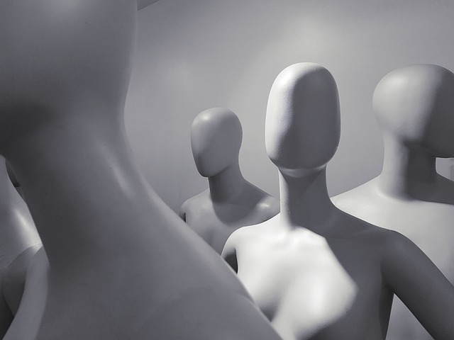 mannequin alone women body virtual front attention man woman stage virtual space expressionless face fashion false imitations