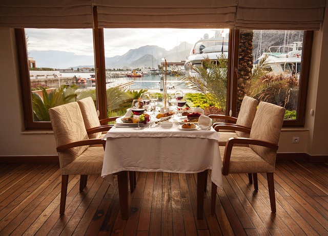 Key Factors to Consider — Yacht Interior Prompts